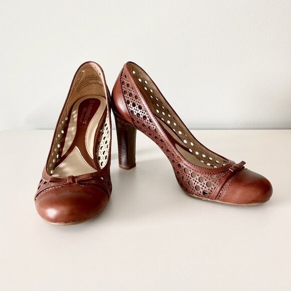 NATURALIZER Honey Brown Leather Heels with Latticework Detail - Size 7M - Picture 1 of 5
